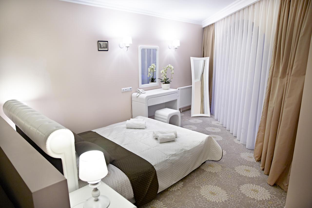 Hotel Rozdroze Nieborów Екстериор снимка