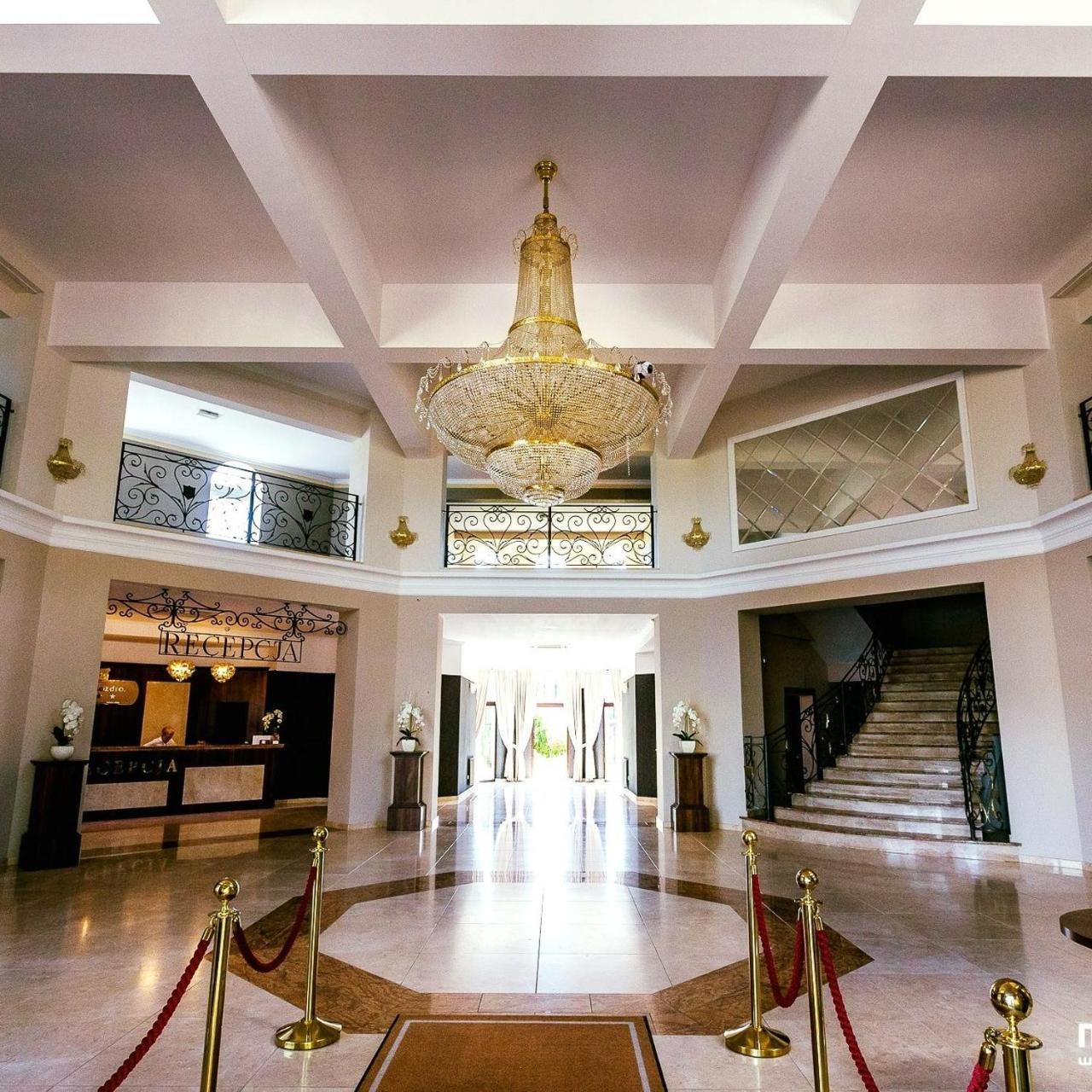 Hotel Rozdroze Nieborów Екстериор снимка