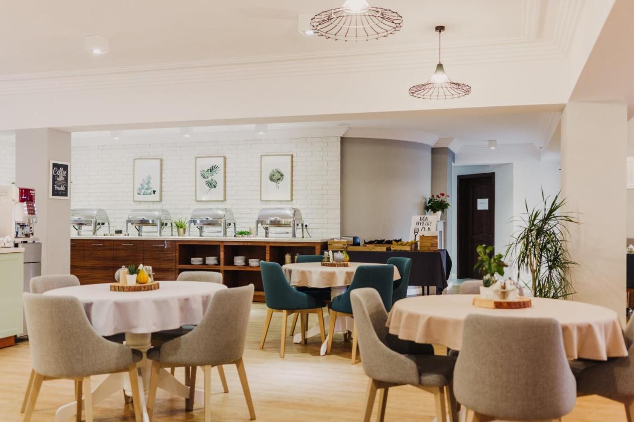 Hotel Rozdroze Nieborów Екстериор снимка