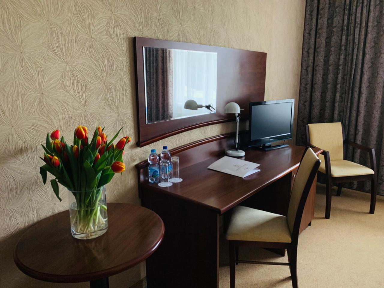 Hotel Rozdroze Nieborów Екстериор снимка