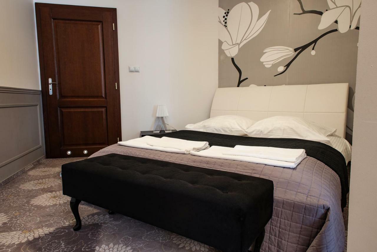 Hotel Rozdroze Nieborów Екстериор снимка